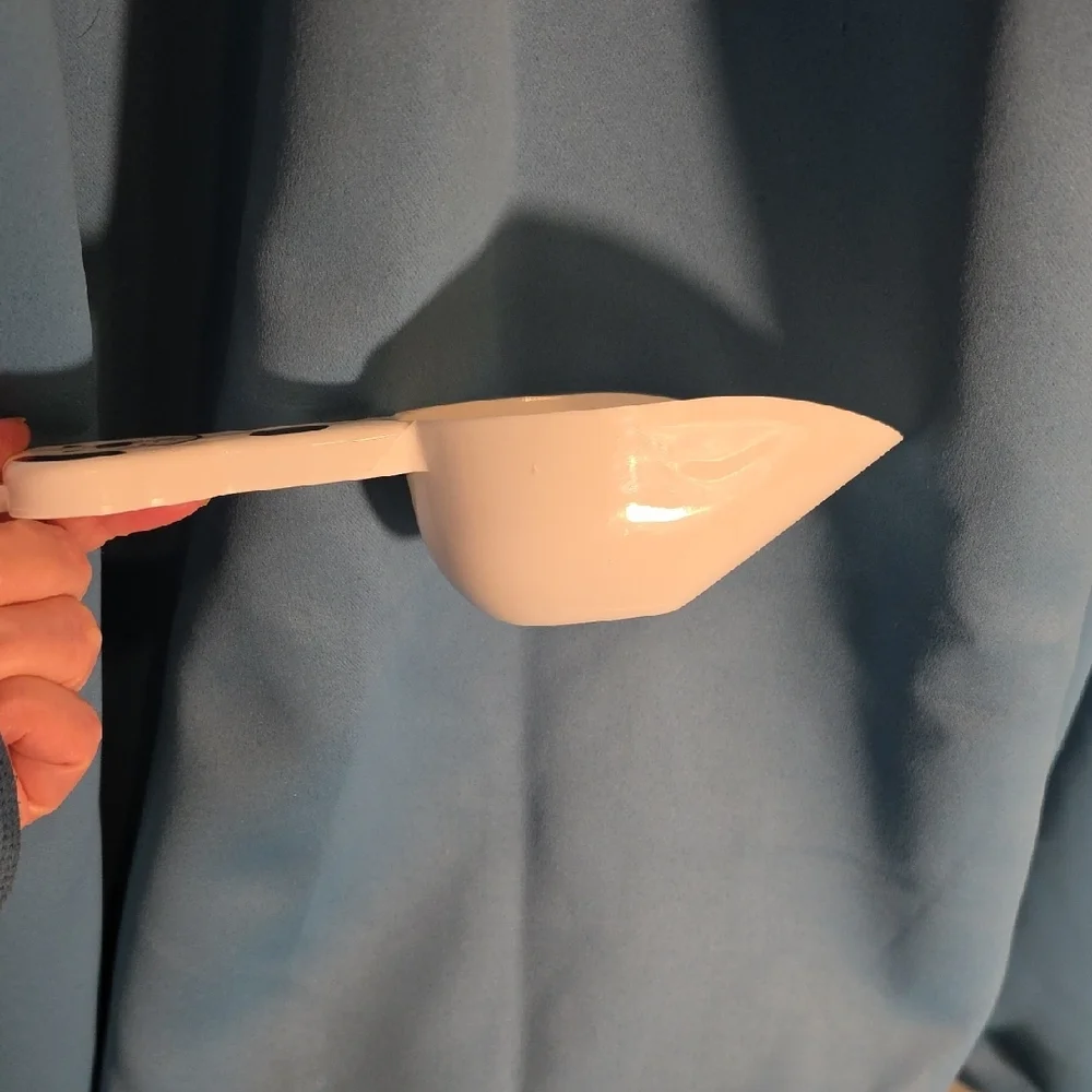 Dog-Themed White Pet Food Scoop